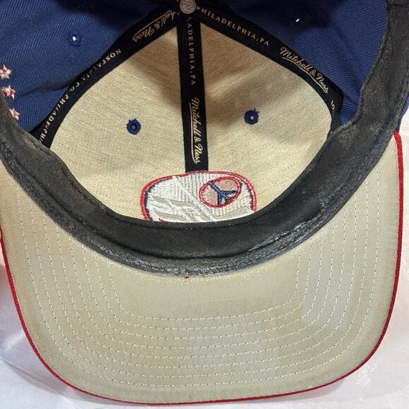 Mitchell & Ness Vintage Hockey Winnipeg Jets Wool Snapback Hat Blue/Red - Picture 15 of 15